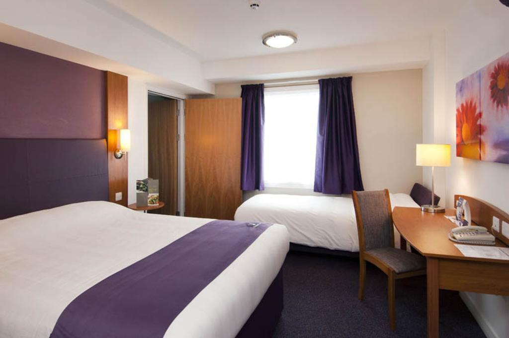 Premier Inn Cardiff Roath Habitación foto